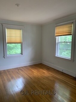 Building Photo - 256 Main St