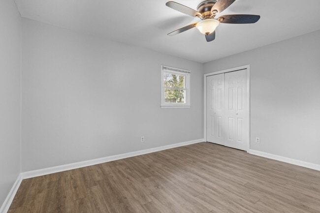 Building Photo - Beautiful 3BR Home in SE Raleigh - Fully Renovated + HUGE Fenced in Yard!