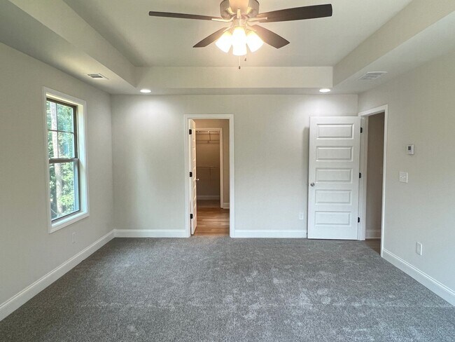 Building Photo - Beautifully Done & Brand New 4BD/2.5 Home in Jones Co.