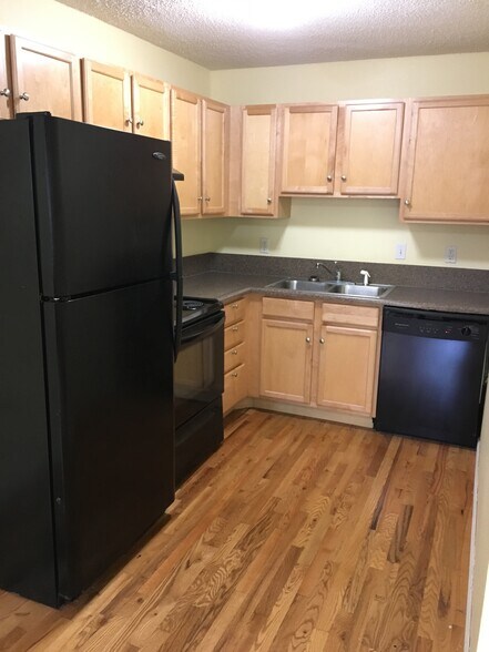 Kitchen - 3111 Southeast Belmont Street