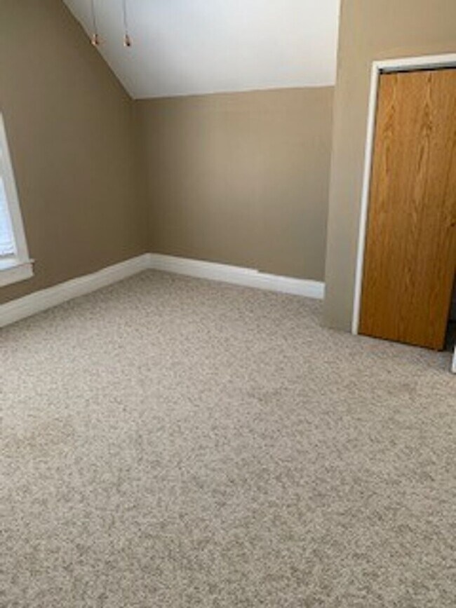 Building Photo - FIVE BR, 2 BA HOUSE in Jesup