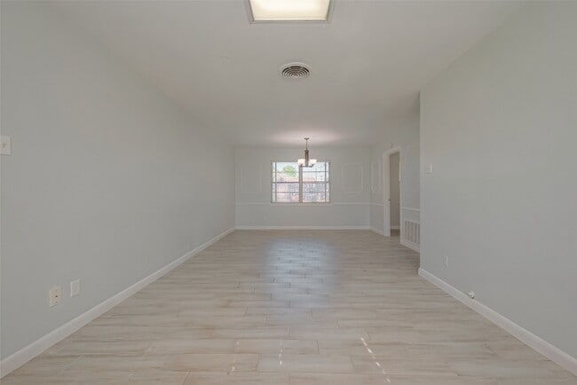 Building Photo - 3426 Bradford St