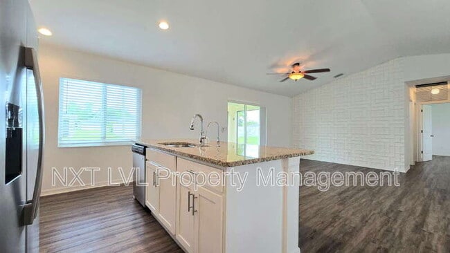 Building Photo - 232 NW 6th Ave