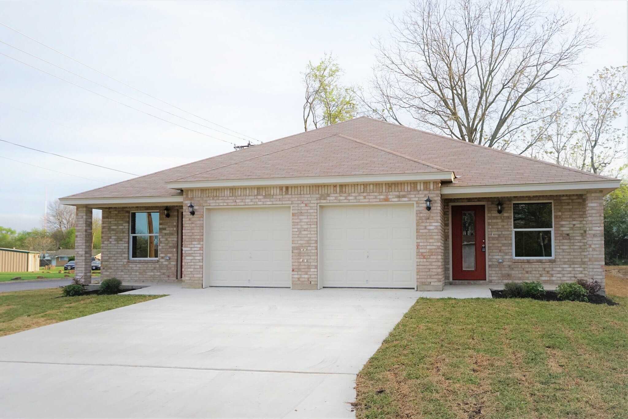 Building Photo - 128 E Ball Rd