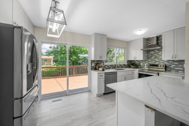 Building Photo - 383 Messina Dr