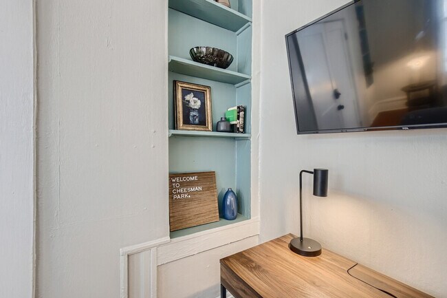 Building Photo - 1073 N Downing St