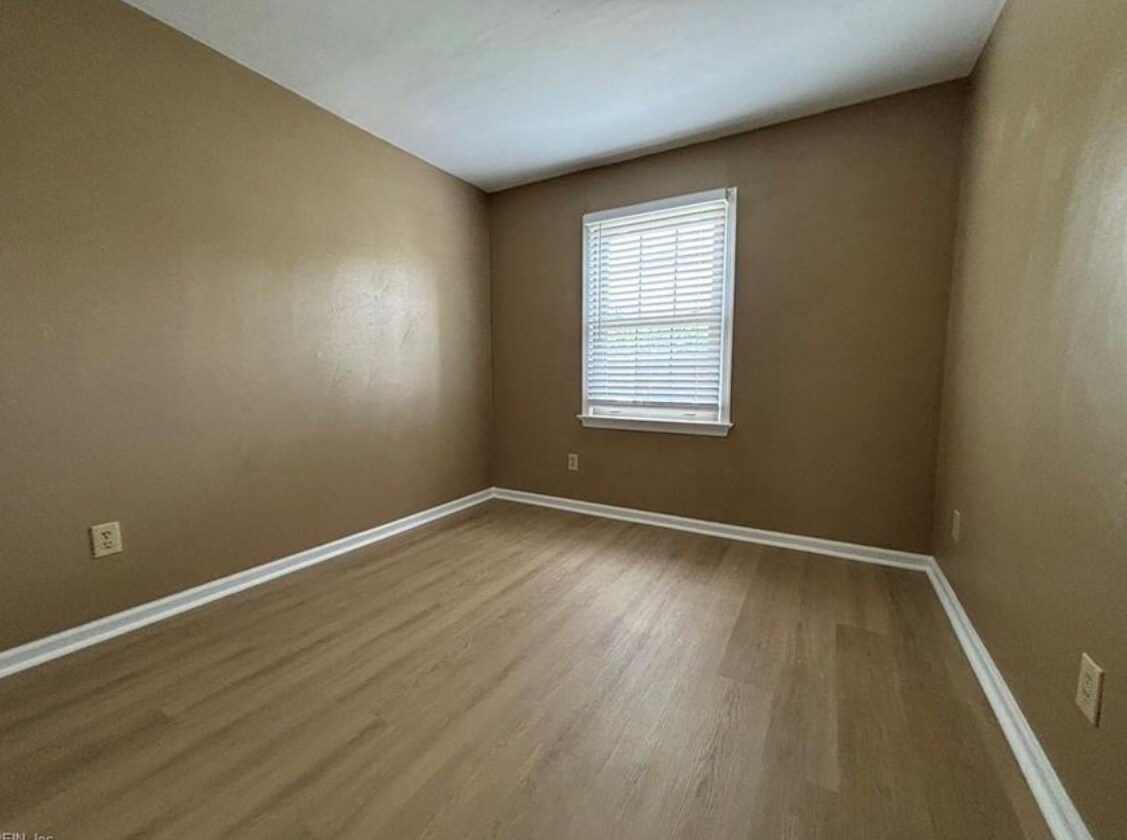 Building Photo - 1508 Brenland Cir