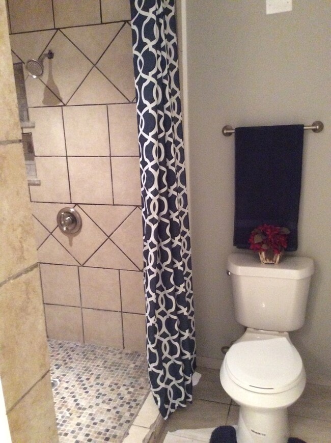 Building Photo - GREAT COLLEGE PROPERTY--PRE-LEASING FOR AUGUST! Completely Updated! 3 bedroom/2 bath Close to TTU...