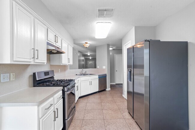 Building Photo - 3614 Lindenfield Dr