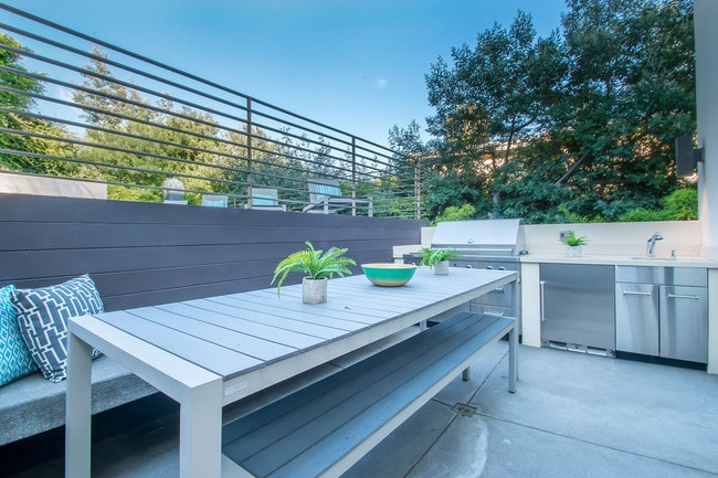BBQ Area - 1440 N Kings Rd