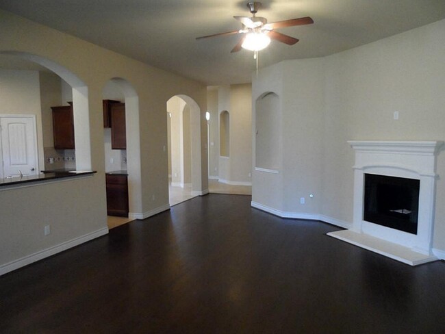 Building Photo - 5623 S Denham Ridge Ln