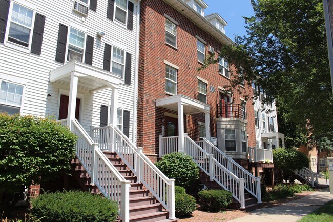 Building Photo - 1002 Spring St