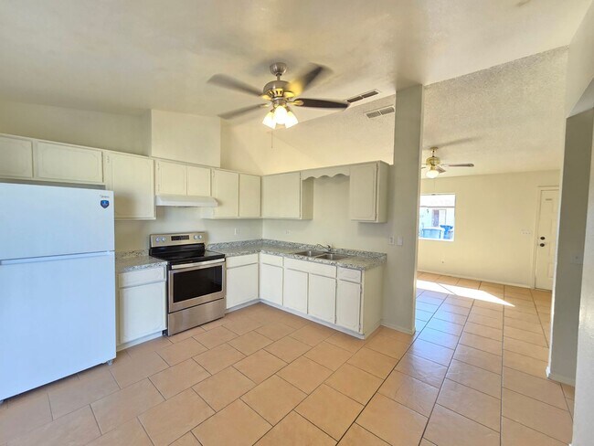 Building Photo - 2 Bed 1 Bath Spacious Apartment in Mesa