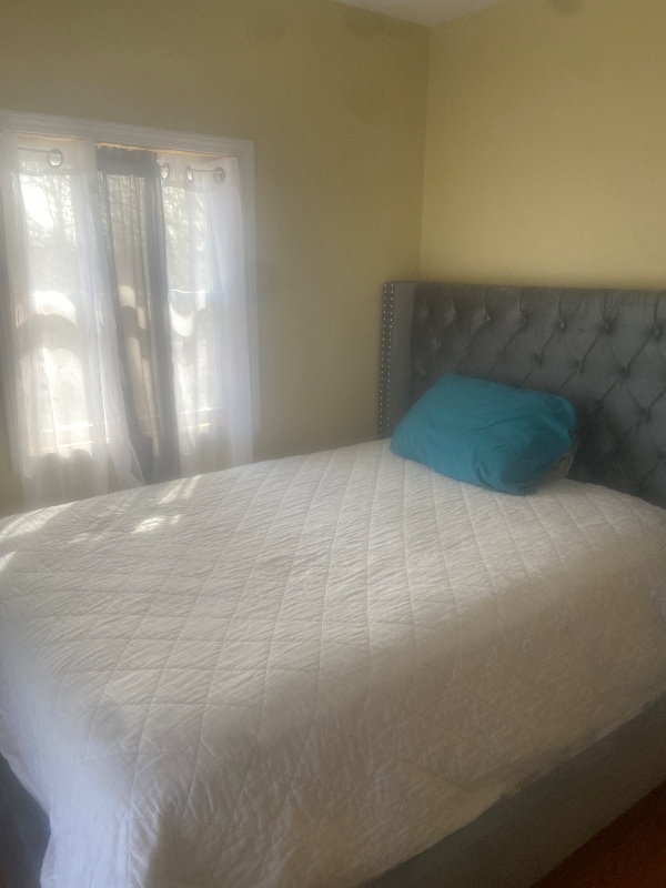 Building Photo - 25 Bridge St