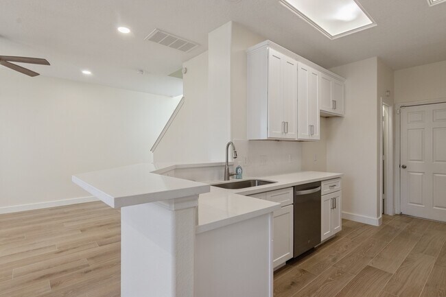 Building Photo - 13167 Peppergate Ln