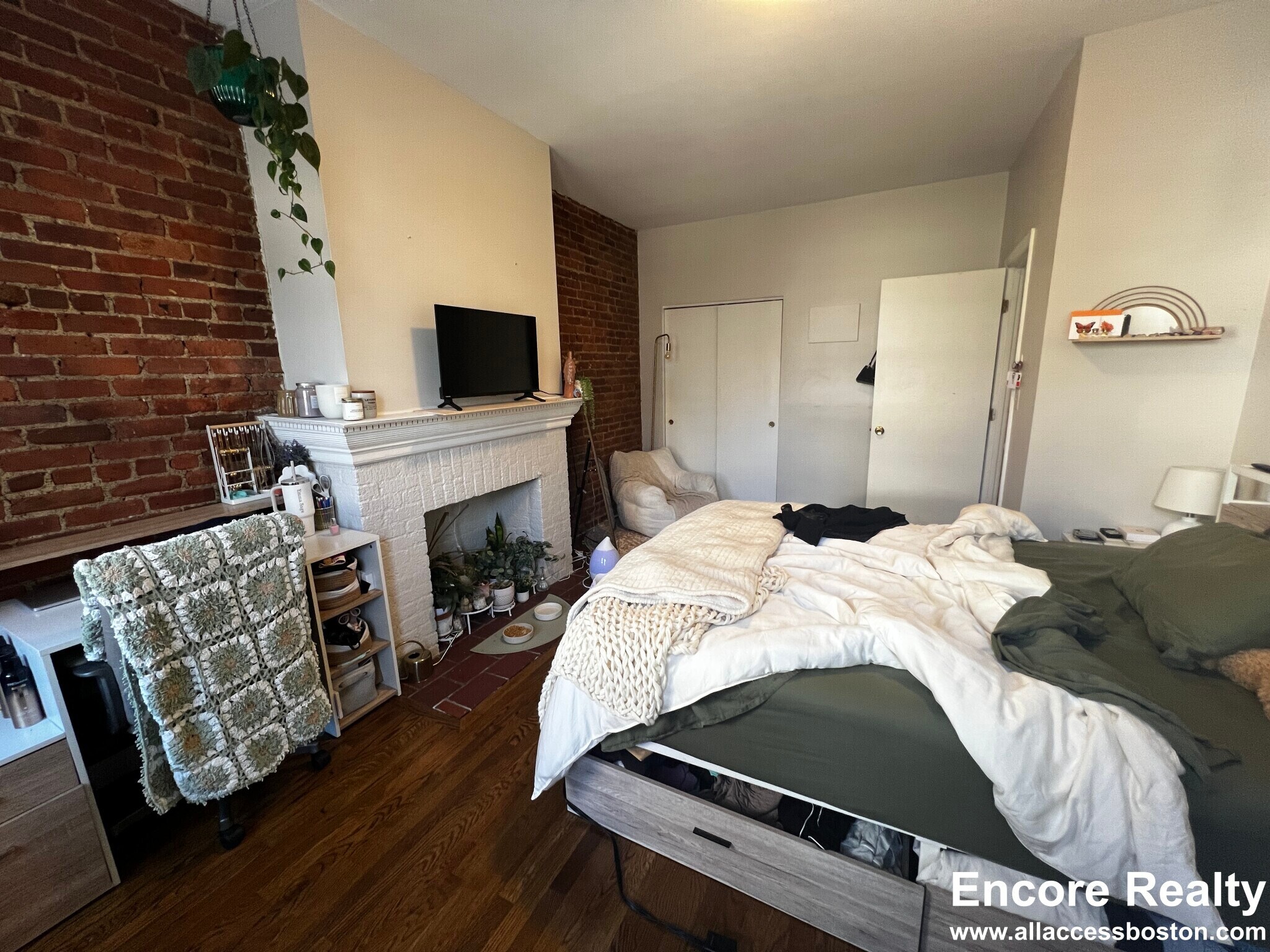 Building Photo - 15 Stearns Rd