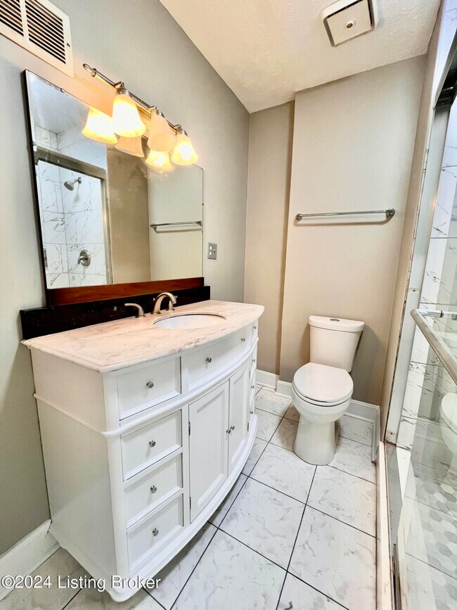 Building Photo - 4612 Deepwood Ct