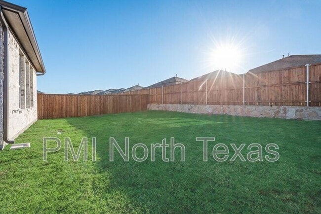 Building Photo - 805 Portina Dr