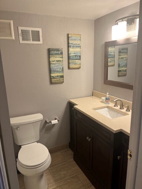 Building Photo - 6495 E Happy Canyon Rd