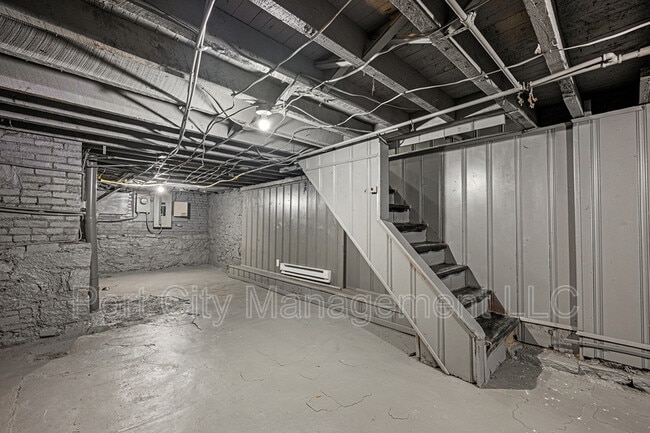 Building Photo - 1806 Aiken St