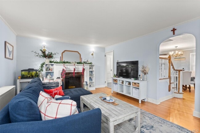 Building Photo - 55 Robbins Ave