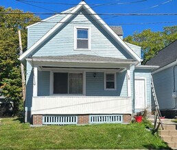 Building Photo - Beautiful 5 bedroom House available