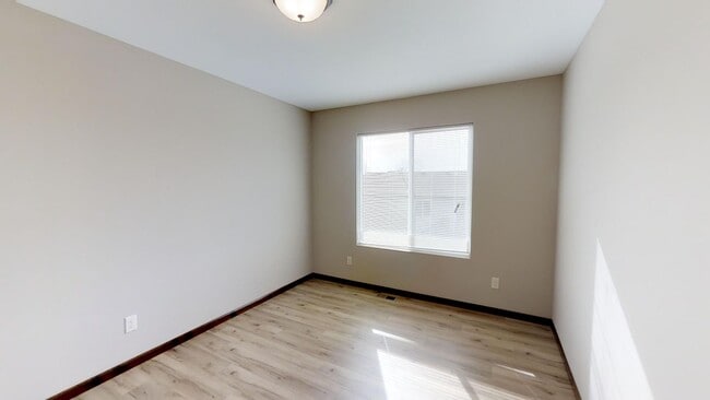 Building Photo - 8778 E Harry St