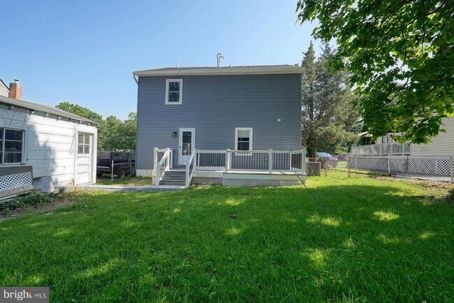 Building Photo - 112 Fox Way