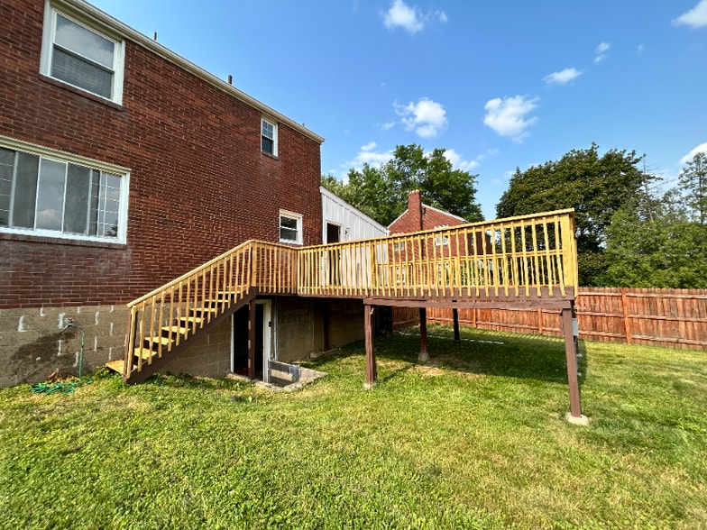 Building Photo - 1180 Duncan Ave