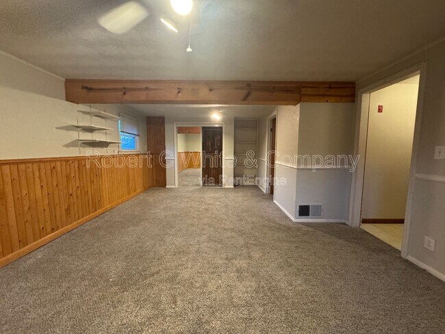 Building Photo - 316 Knob Hill Dr