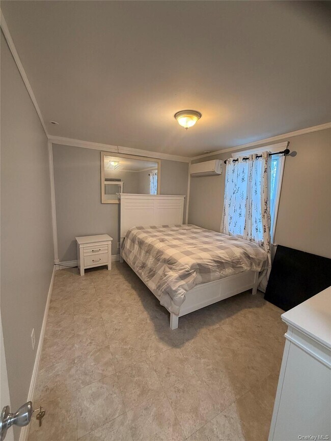 Building Photo - 7 Roosevelt Ave