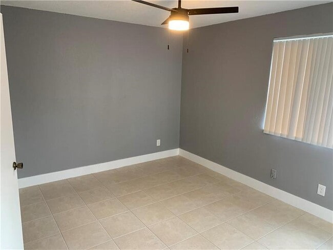 Building Photo - 755 NW 92nd Ave