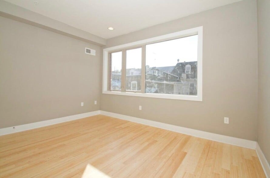 Main Bedroom - 919 N 5th St