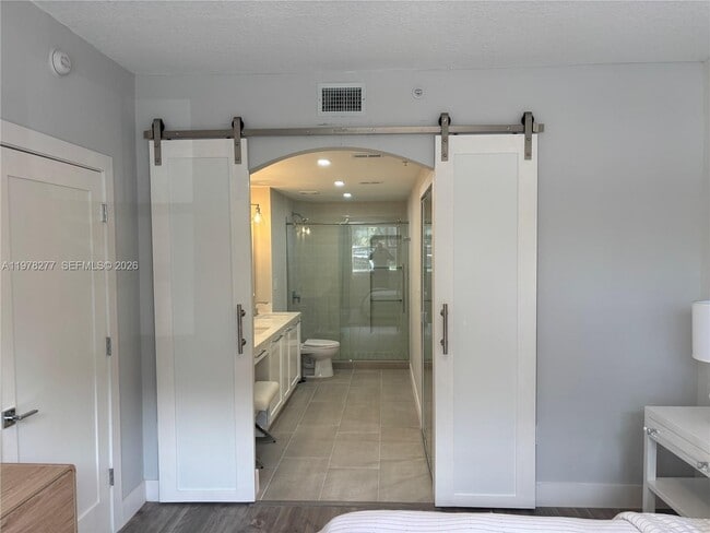 Building Photo - 6700 NW 114th Ave