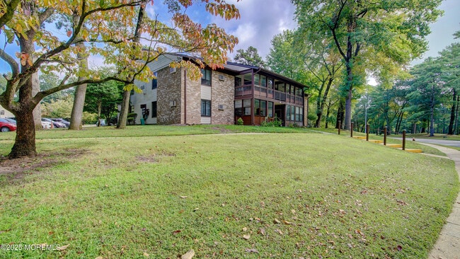 Building Photo - 138 Amberly Dr