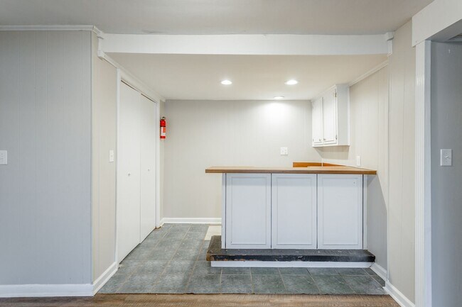 Building Photo - 5221 Old Trail