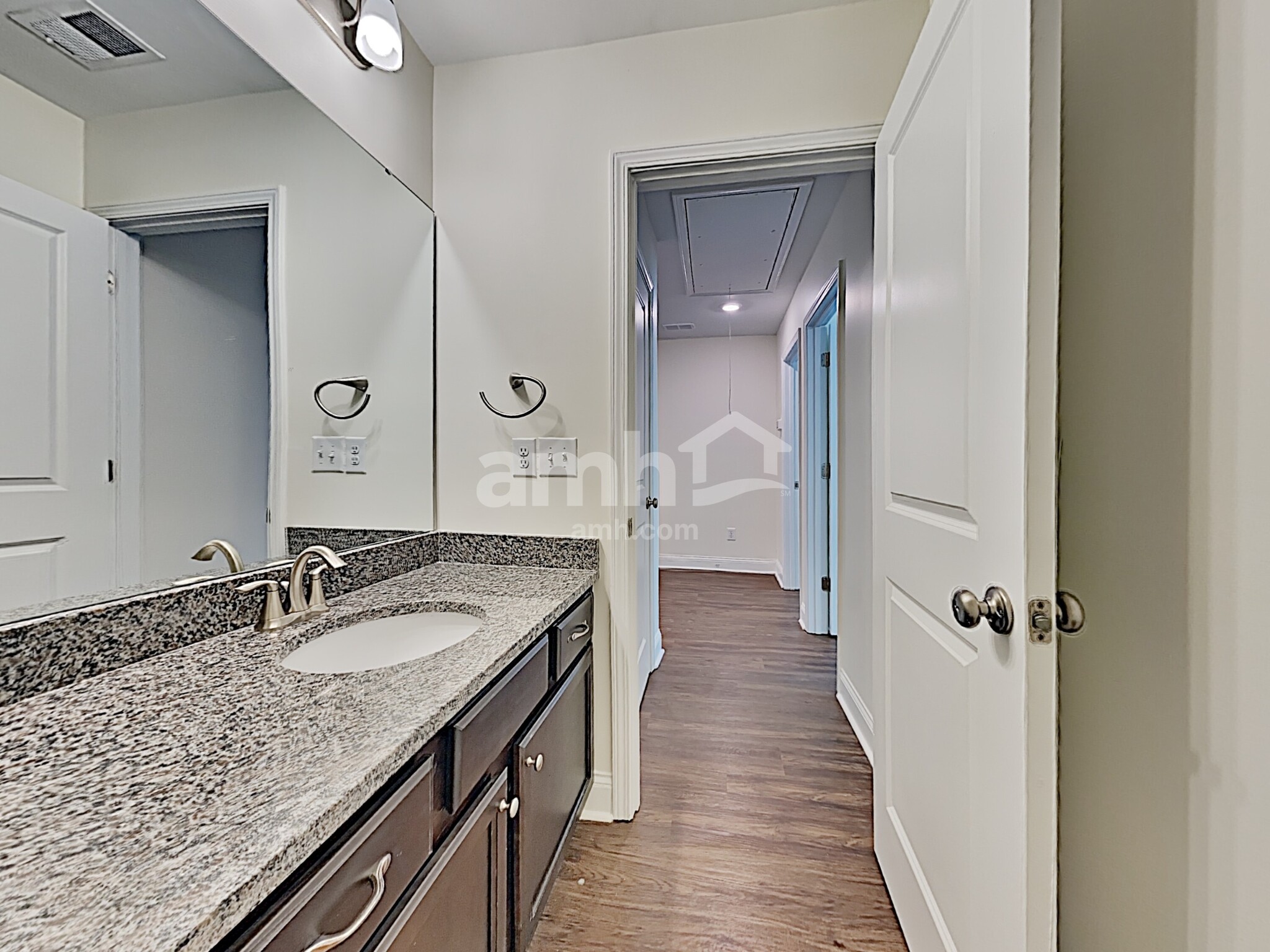 Building Photo - 124 Sweet Gum Dr