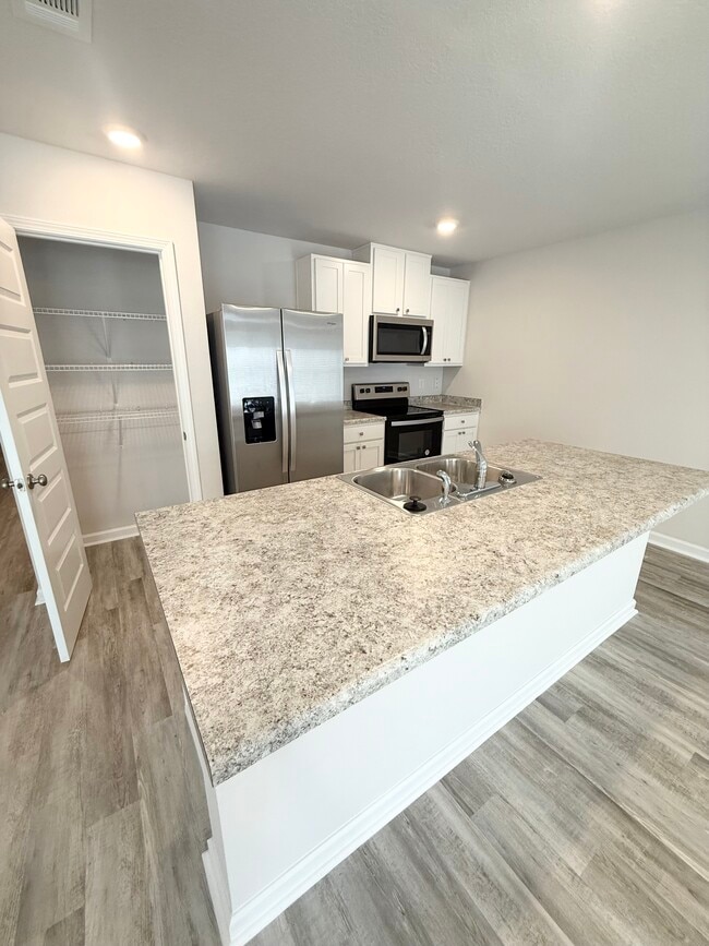 Building Photo - 4335 Redbay Ct