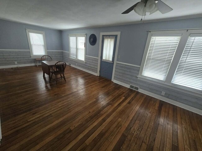 Building Photo - 1084 Yale Farm Rd