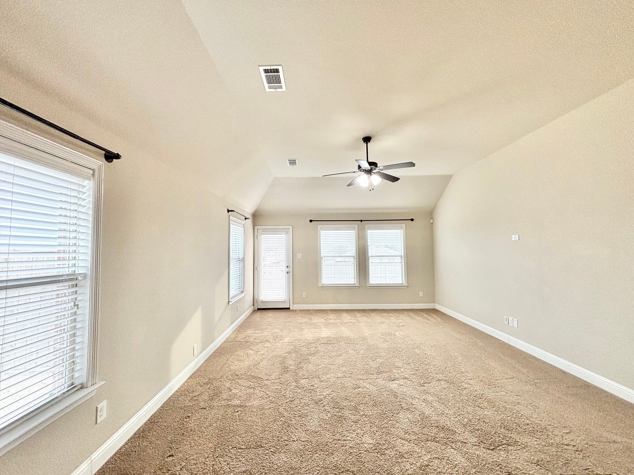 Building Photo - 3010 Sweetwater Trl