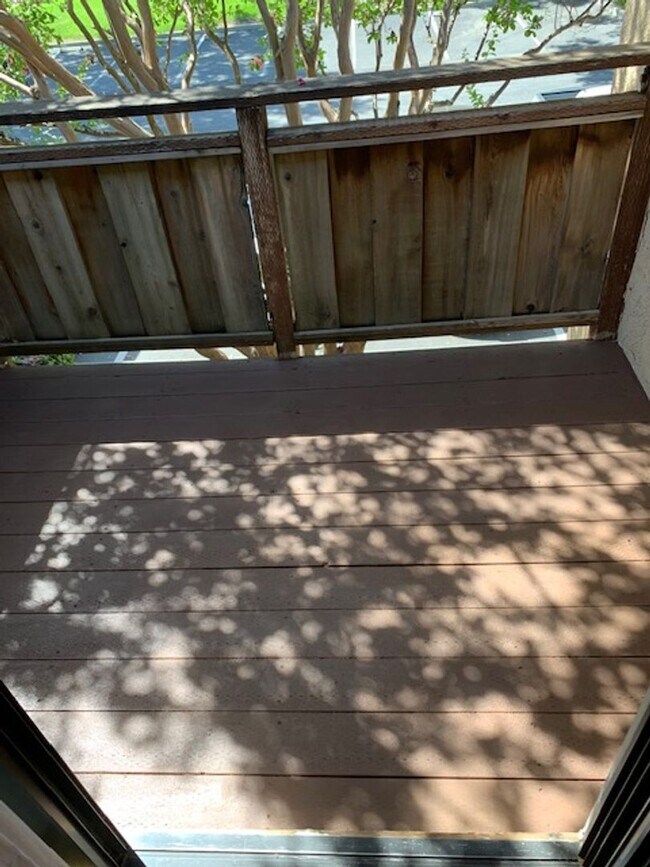 Building Photo - Now leasing beautiful one bedroom home!