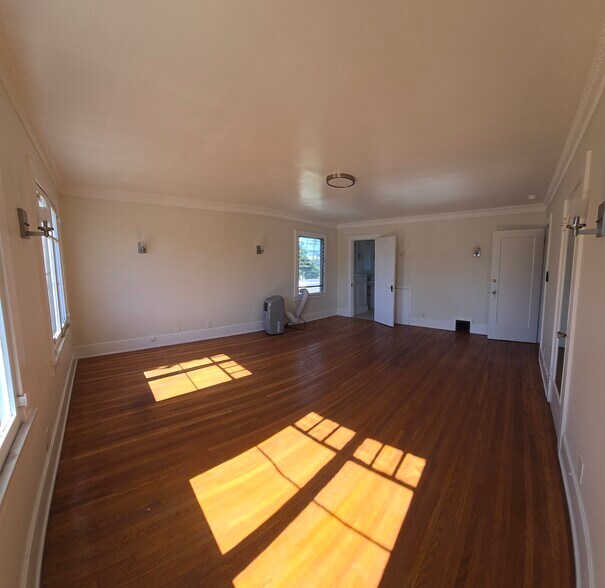 Building Photo - 1224 S Gramercy Pl