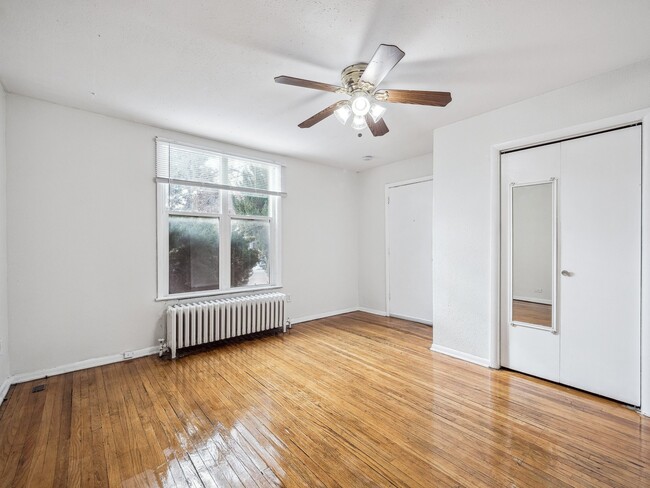 Building Photo - Spacious One Bed in Denver's Most Desirabl...