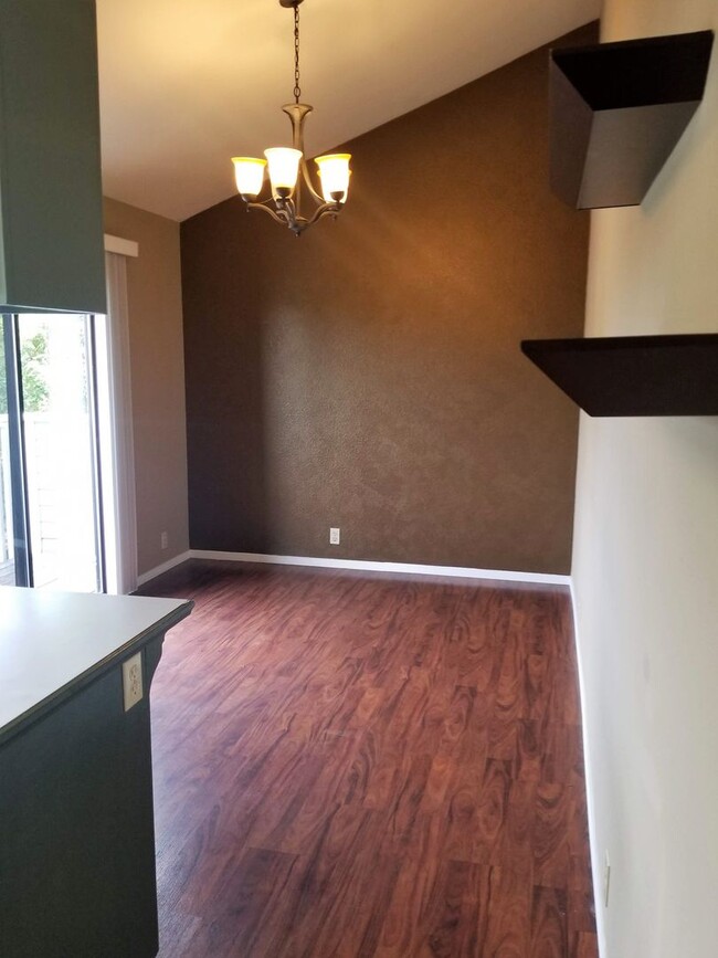 Building Photo - 467 Buchon St