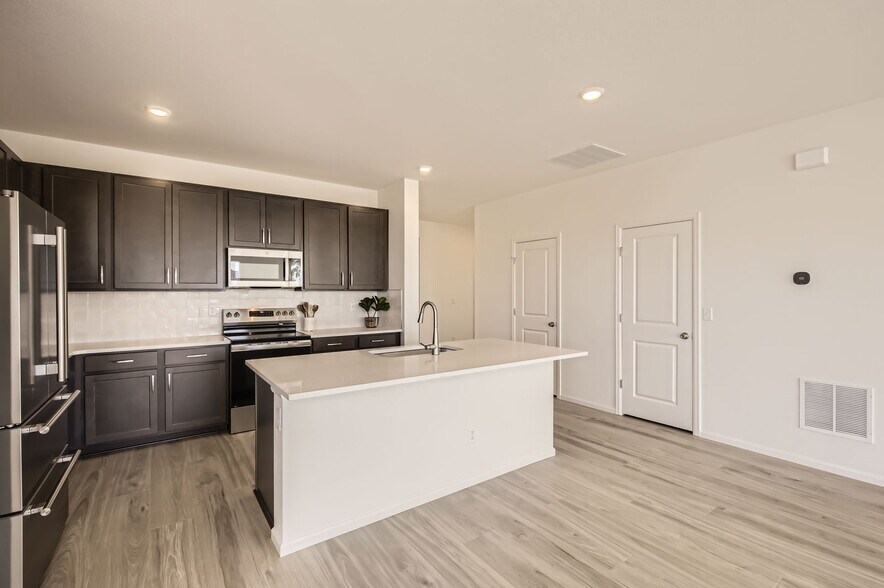 Building Photo - 4622 Amrock Dr