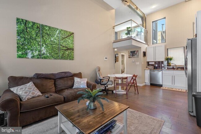 Building Photo - 1142 Crease St