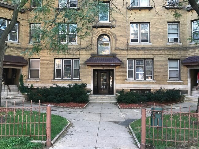 Primary Photo - 1939 Bryant Ave S