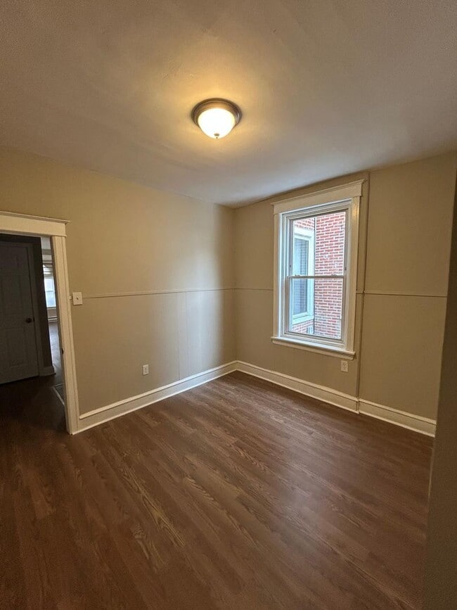 Building Photo - 225 S 62nd St