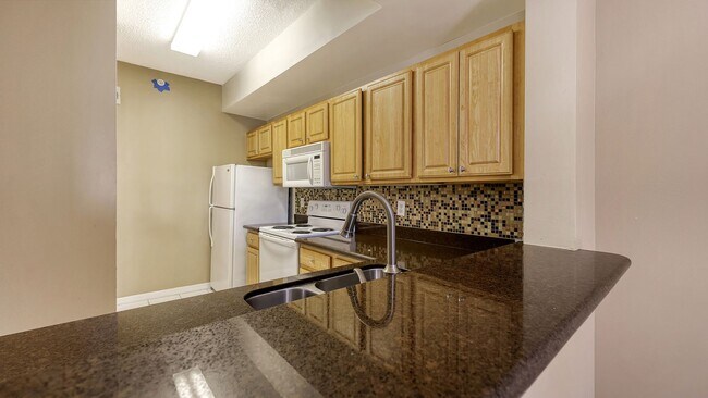 Building Photo - 4990 Baraldi Cir