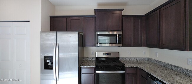 Building Photo - 124 Java Ln